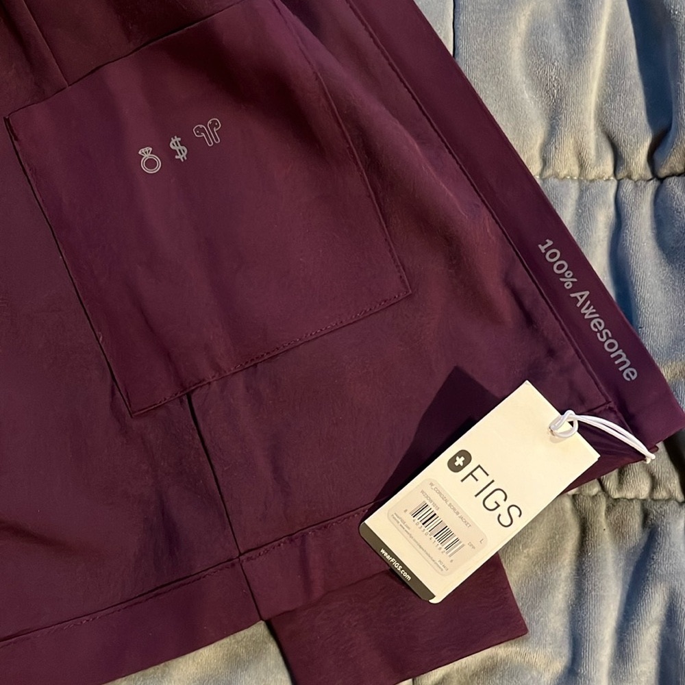 Gorgeous new Sebina Figs scrub jacket in Deep Purple, size L